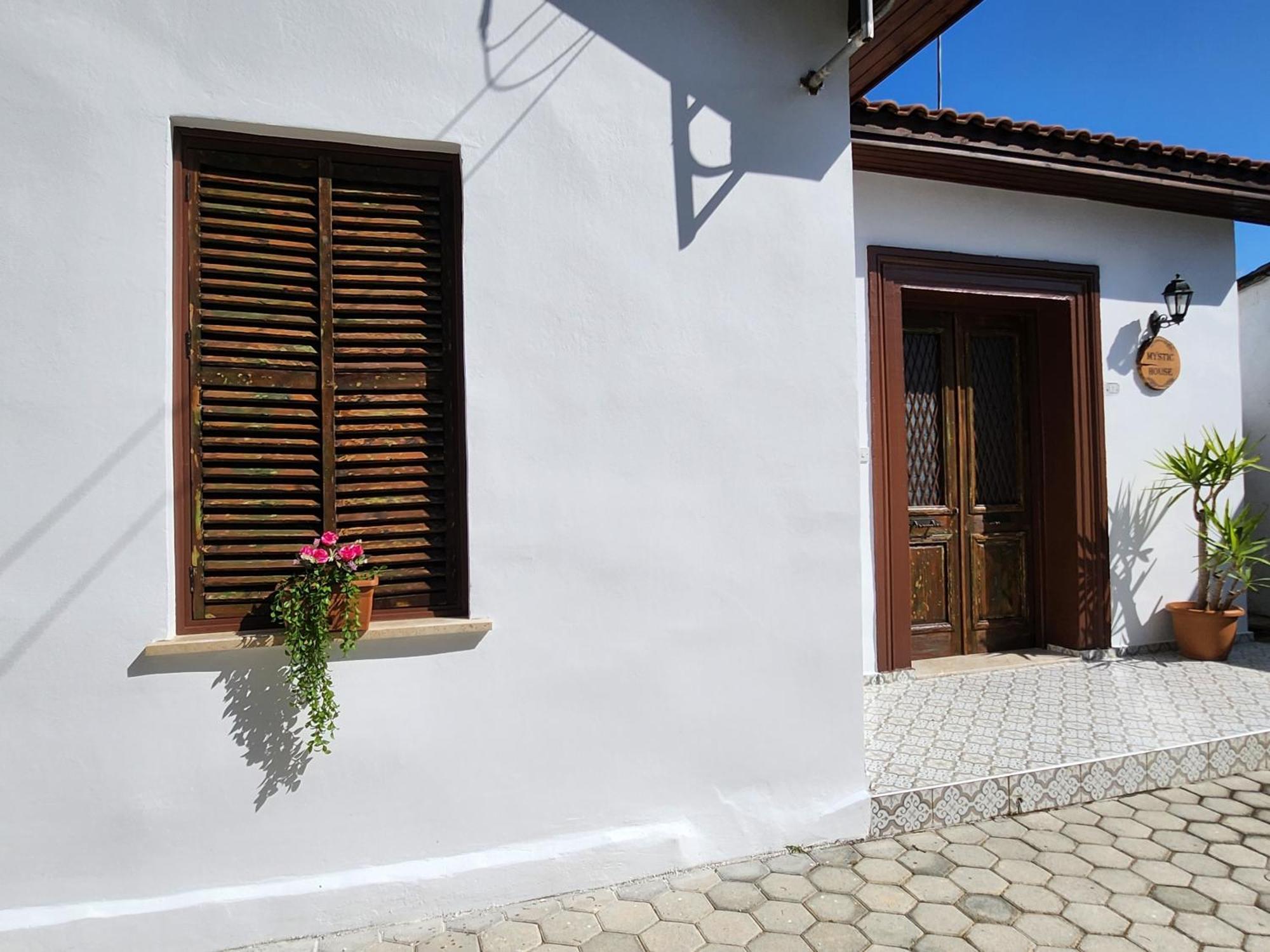 Mystic Guest House Famagusta Famagusta  Exterior foto